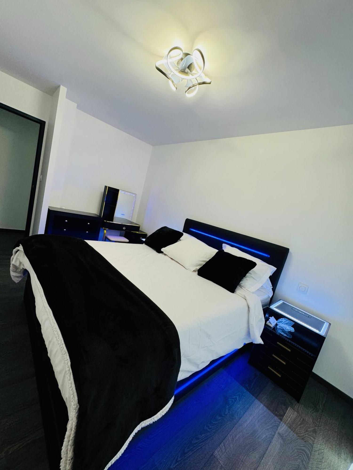 Chambres 카롱테크 외부 사진